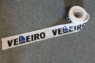 Huomionauha logolla Veleiro